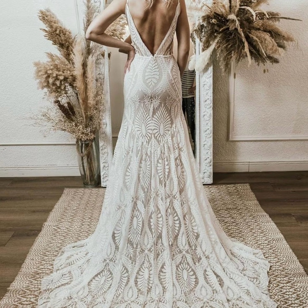Backless Ivory Lace Wedding Gown Dress